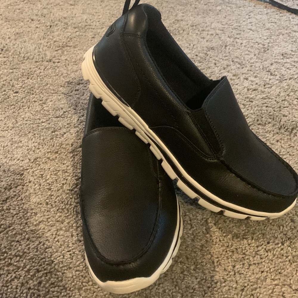 Like New Mens Size 10 Shoes